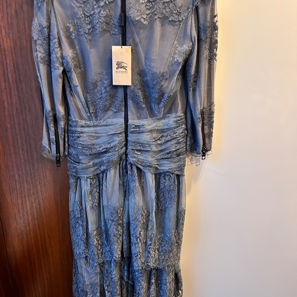 Burberry - Picture 2 of 5
